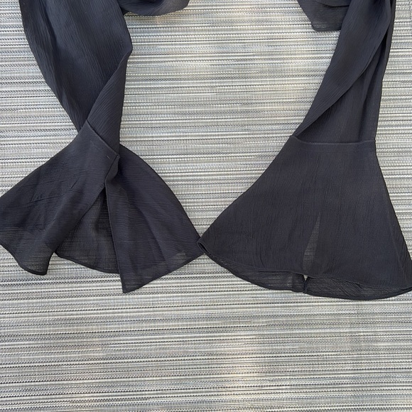 🎯NWOT Theory Lexanda C Idol Bell-Sleeve Peplum Blouse Top Black Size Small - Picture 9 of 13